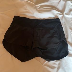 lulu lemon shorts!